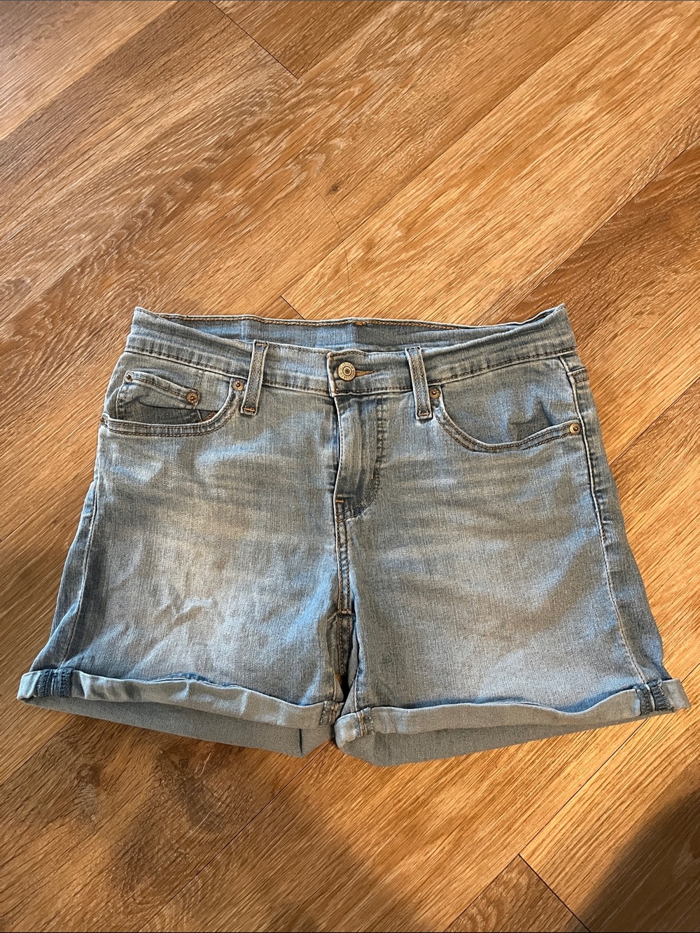 Levi’s Mid Rise Light Blue Denim Shorts - Picture 2 of 7